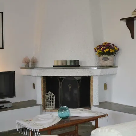 Semesterbostad Charming Traditional House In Agia Anna Beach *